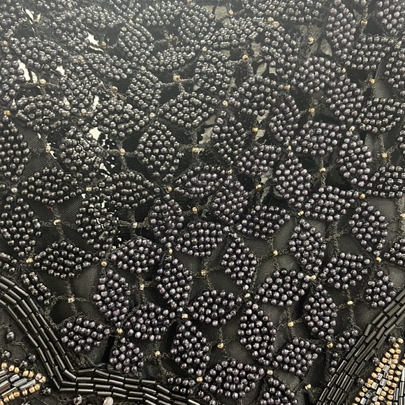 Too small and zipper broken - Picture 10 of 13